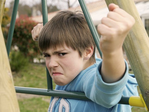 Агрессивность подростков: проблемы в семейном воспитании?