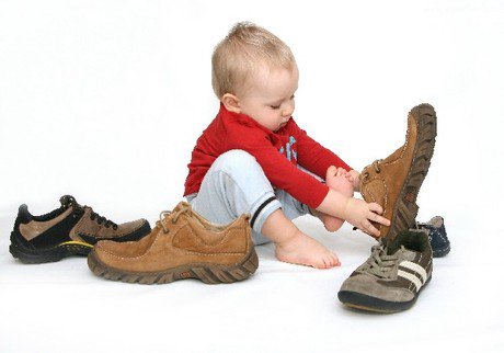 Как учить ребенка завязывать шнурки