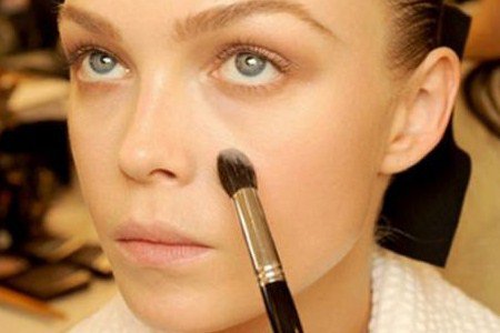 Как выбрать тональную основу для макияжа