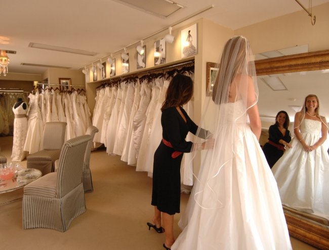 Кто приобретает платье для невесты