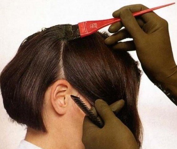 Как правильно окрасить корни волос