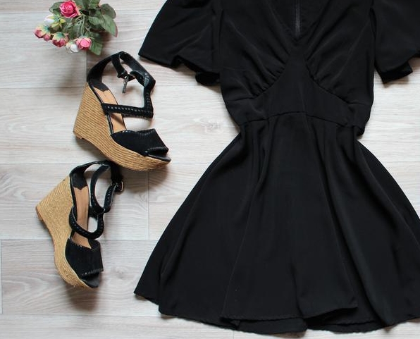 Элемент гардероба, перевернувший весь мир – маленькое черное платье