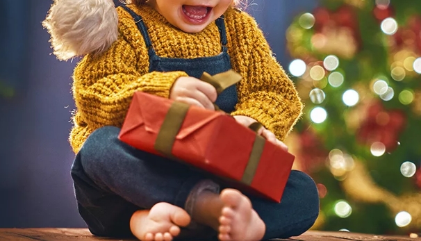 Что подарить ребенку в рождество?