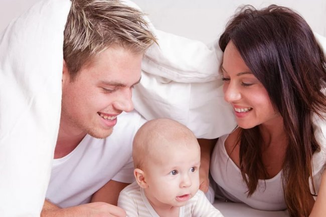 Рождение первенца - сложный период для супружеских отношений